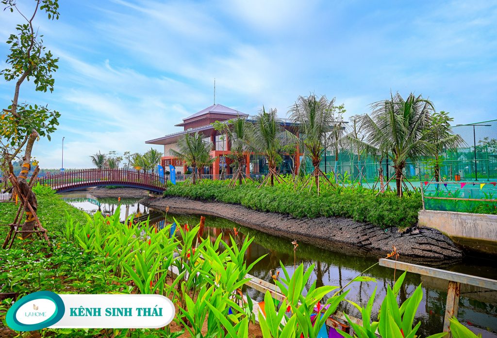 Kênh sinh thái chảy qua nội khu