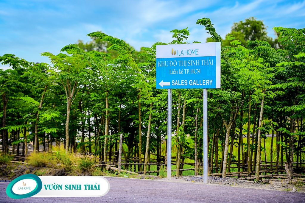 Vườn sinh thái và biển chỉ dẫn vào Sales Gallery