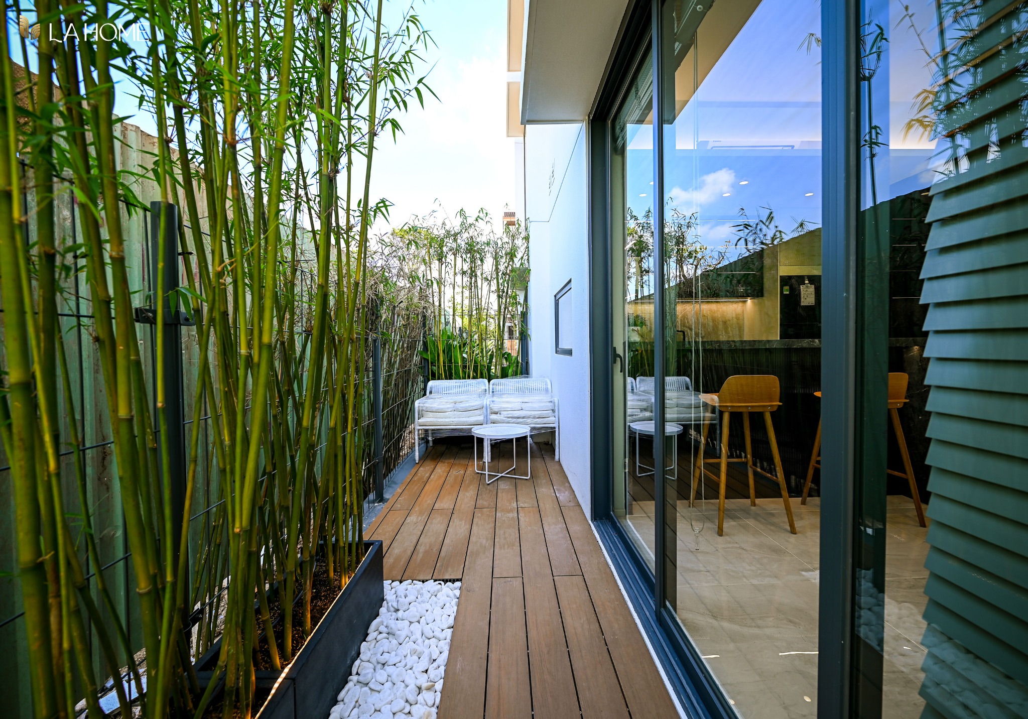 nhà mẫu biệt thự ven kênh Khu đô thị sinh thái LA Home Bến Lức Long An