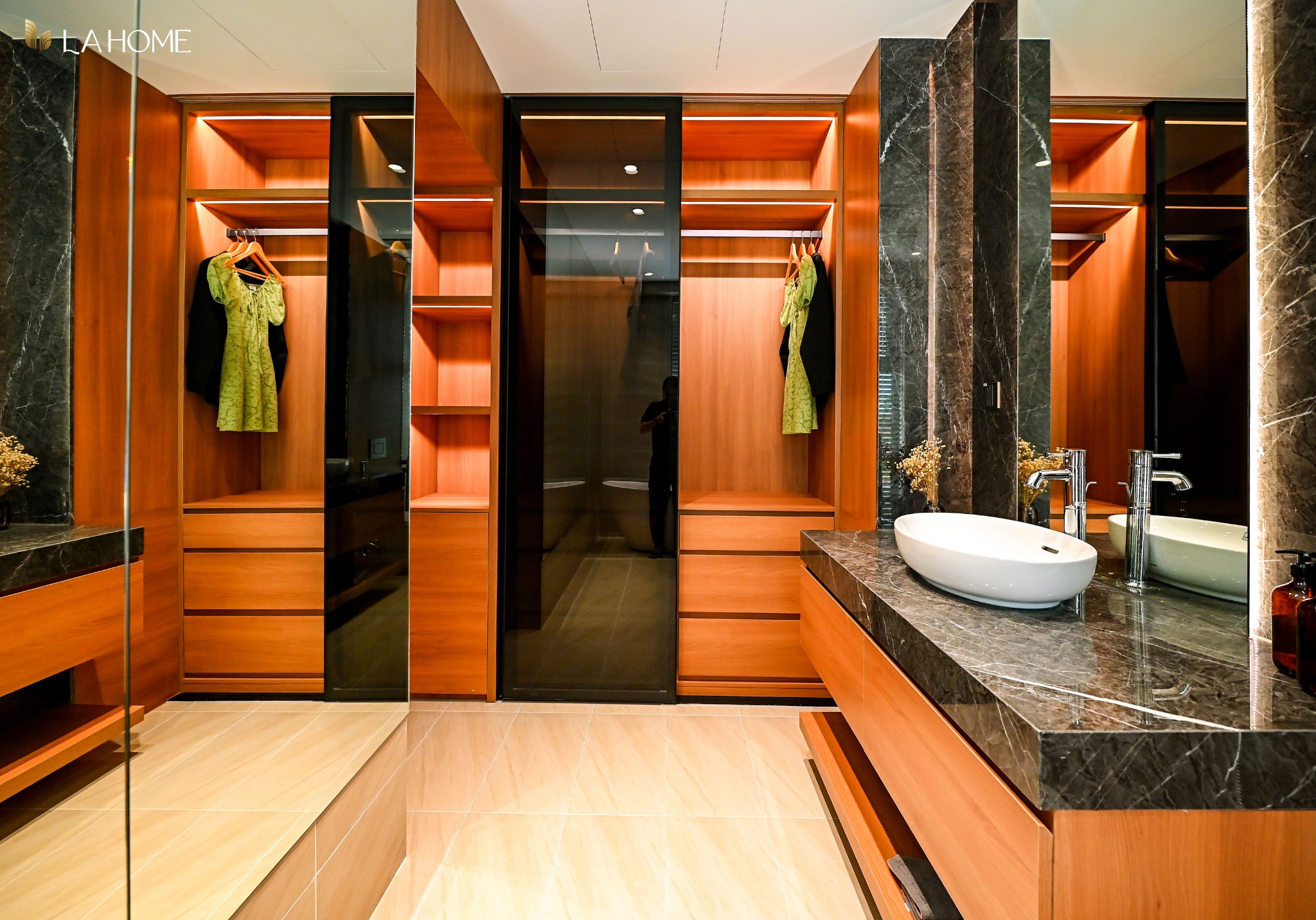 nhà mẫu biệt thự ven kênh Khu đô thị sinh thái LA Home Bến Lức Long An