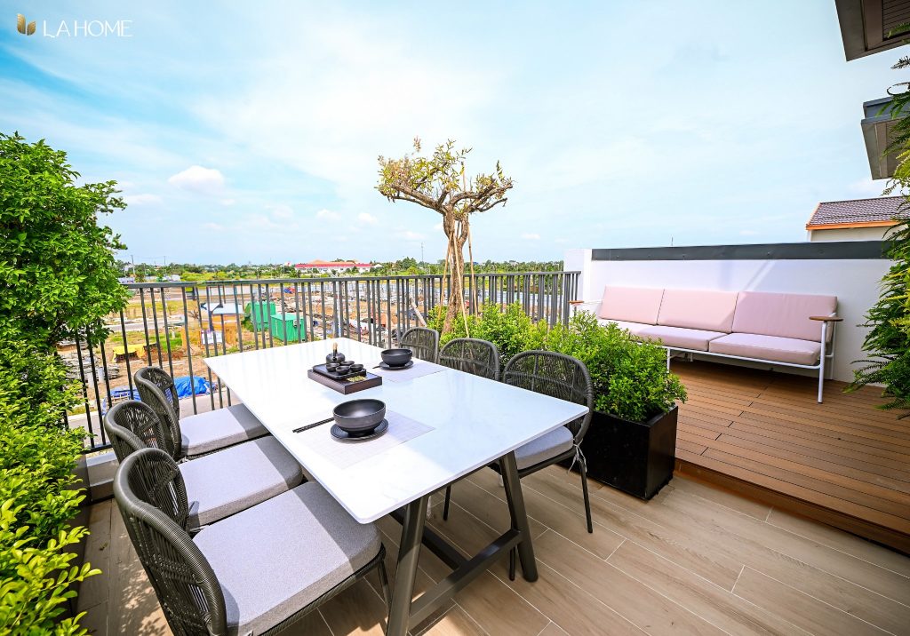 Sân thượng nhà mẫu LA Home – không gian sống sinh thái cho thuê