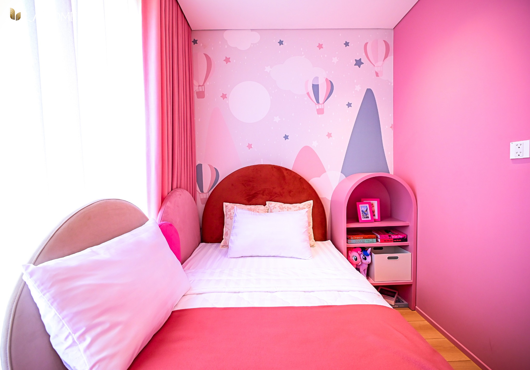 nhà mẫu biệt thự ven kênh Khu đô thị sinh thái LA Home Bến Lức Long An